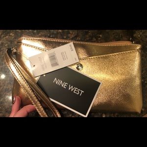 Nine West Clutch 🌹🌟